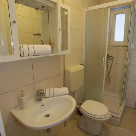 Guest house Apartments Kresan 3*