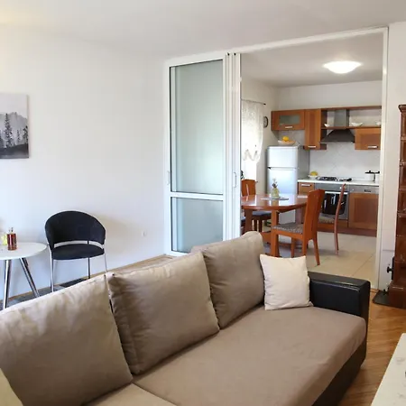 Apartments Kresan 3* Zadar