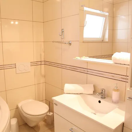 Guest house Apartments Kresan Zadar