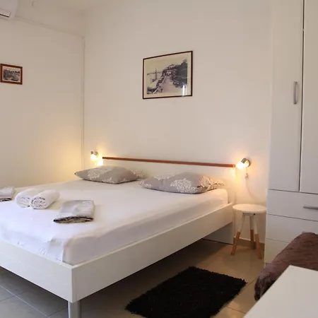 Guest house Apartments Kresan 3*