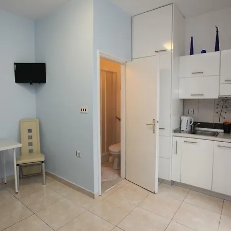 Guest house Apartments Kresan